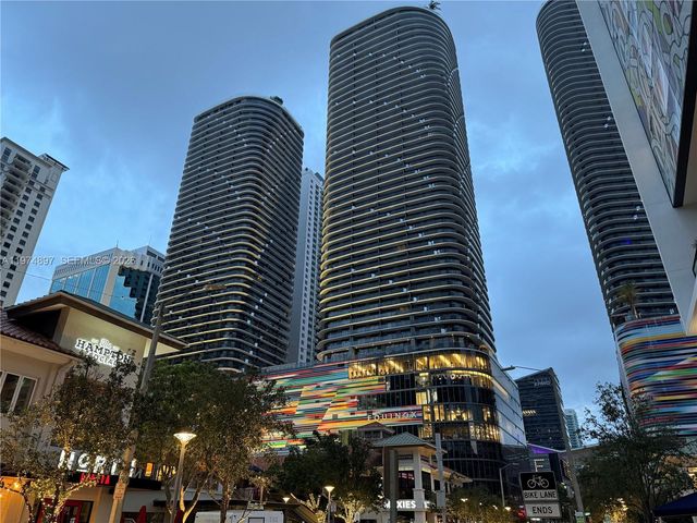 45 SW 9th St 1206, Miami, FL 33130