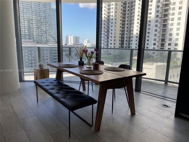 45 SW 9th St 1206, Miami, FL 33130