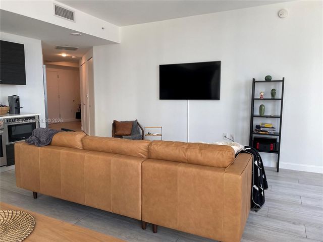 45 SW 9th St 1206, Miami, FL 33130