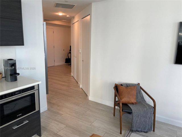 45 SW 9th St 1206, Miami, FL 33130