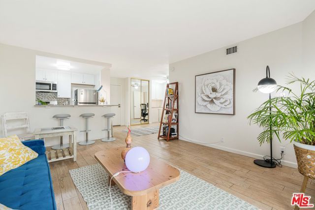 8740 Tuscany Avenue 207, Playa Del Rey (los Angeles), CA 90293