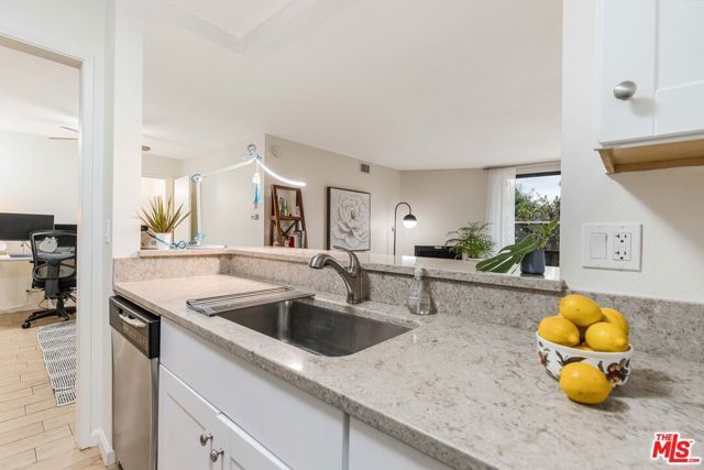 8740 Tuscany Avenue 207, Playa Del Rey (los Angeles), CA 90293
