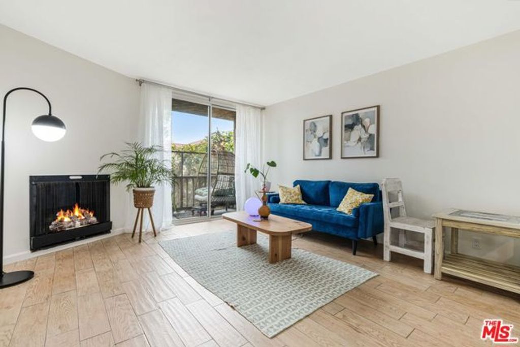8740 Tuscany Avenue 207, Playa Del Rey (los Angeles), CA 90293