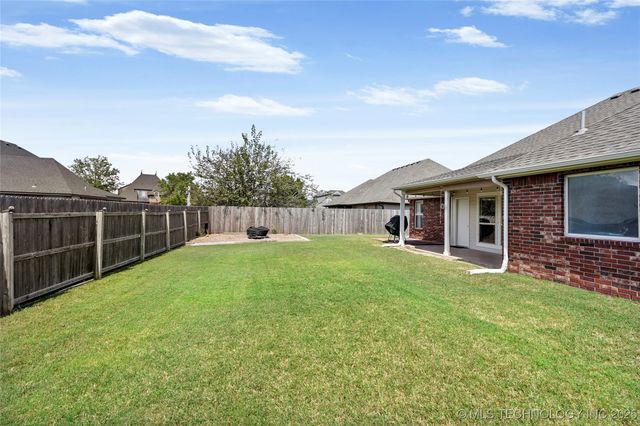 8824 N 144th East Avenue, Owasso, OK 74055