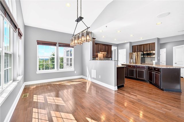2084 Majestic Dr, North Strabane, PA 15317
