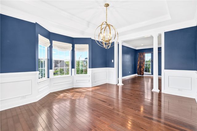 2084 Majestic Dr, North Strabane, PA 15317