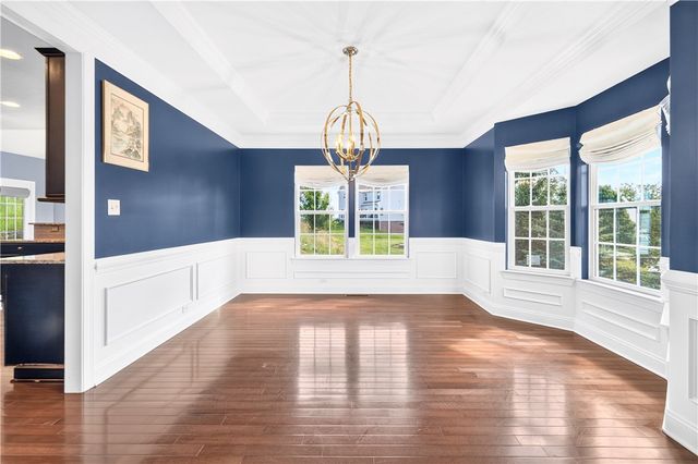 2084 Majestic Dr, North Strabane, PA 15317