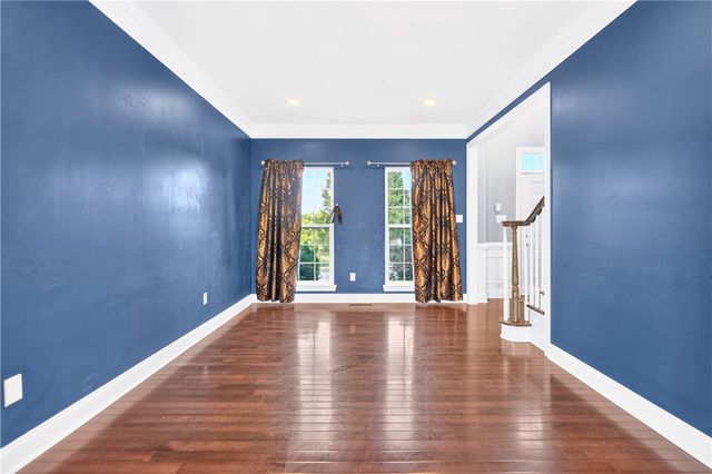 2084 Majestic Dr, North Strabane, PA 15317