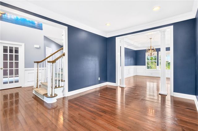 2084 Majestic Dr, North Strabane, PA 15317