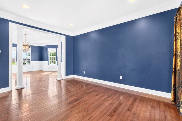 2084 Majestic Dr, North Strabane, PA 15317
