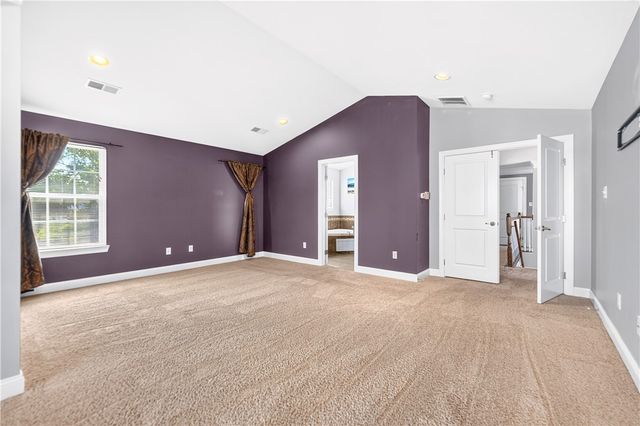 2084 Majestic Dr, North Strabane, PA 15317