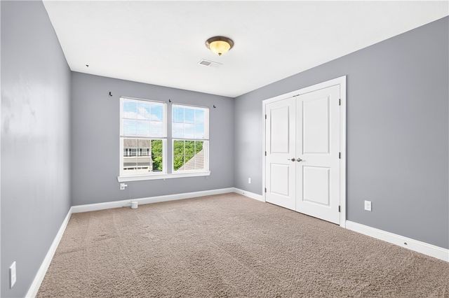 2084 Majestic Dr, North Strabane, PA 15317