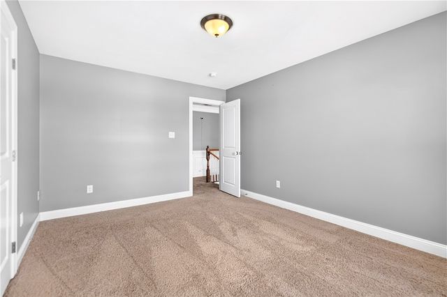 2084 Majestic Dr, North Strabane, PA 15317