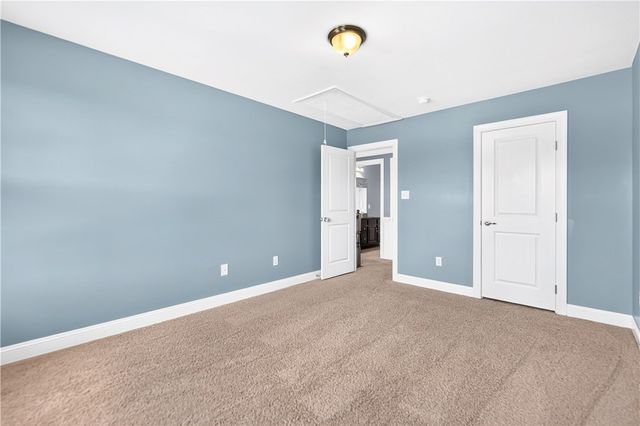 2084 Majestic Dr, North Strabane, PA 15317