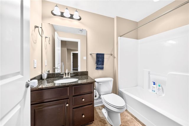 2084 Majestic Dr, North Strabane, PA 15317