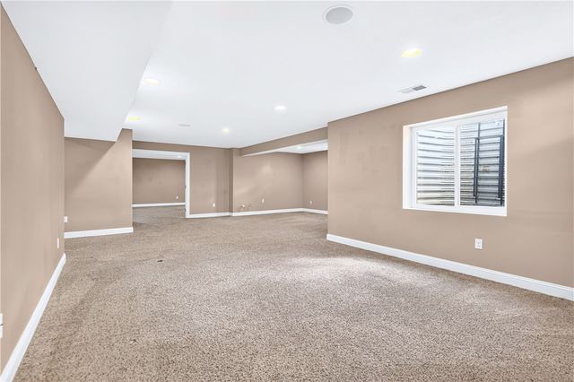 2084 Majestic Dr, North Strabane, PA 15317
