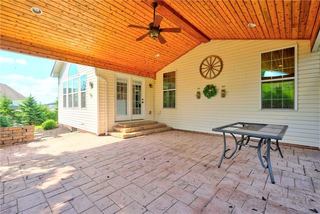 2084 Majestic Dr, North Strabane, PA 15317
