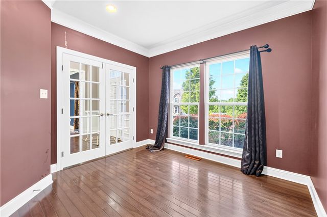 2084 Majestic Dr, North Strabane, PA 15317