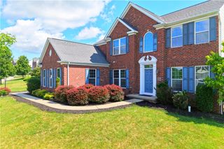 2084 Majestic Dr, North Strabane, PA 15317