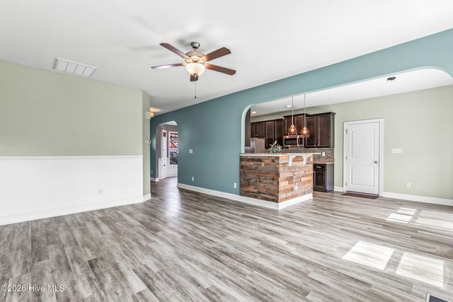 407 Canoe Lane, Swansboro, NC 28584