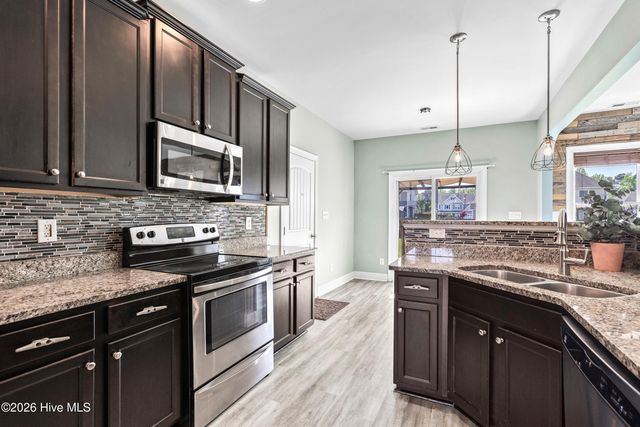 407 Canoe Lane, Swansboro, NC 28584