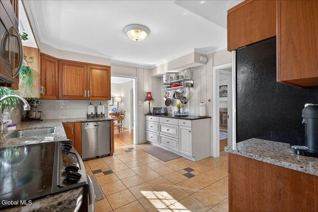 9 Luzerne Place, Queensbury, NY 12804