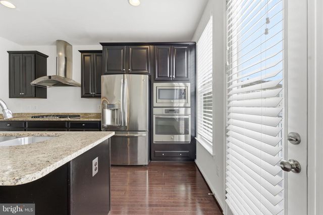 42396 BENFOLD SQ, Brambleton, VA 20148