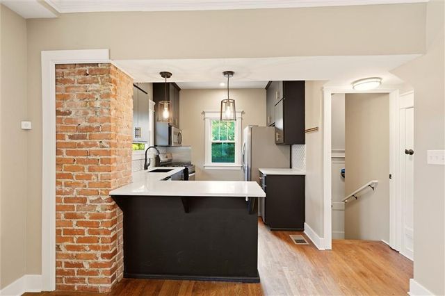 4451 Pennsylvania Avenue, Kansas City, MO 64111