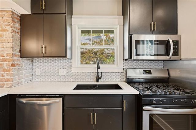4451 Pennsylvania Avenue, Kansas City, MO 64111