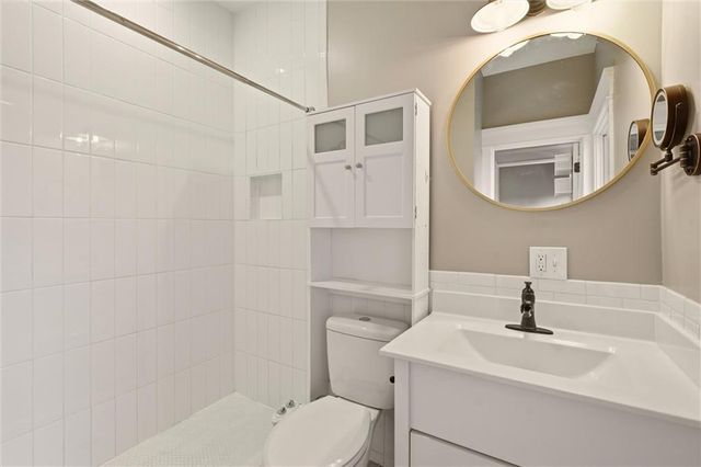 4451 Pennsylvania Avenue, Kansas City, MO 64111