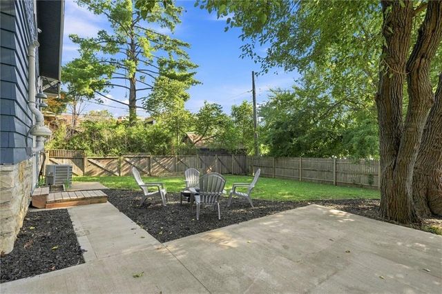4451 Pennsylvania Avenue, Kansas City, MO 64111