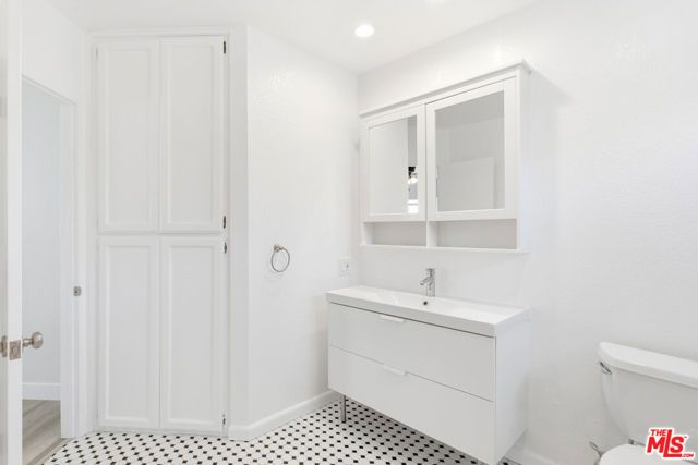 426 W Plymouth Street 2, Inglewood, CA 90302