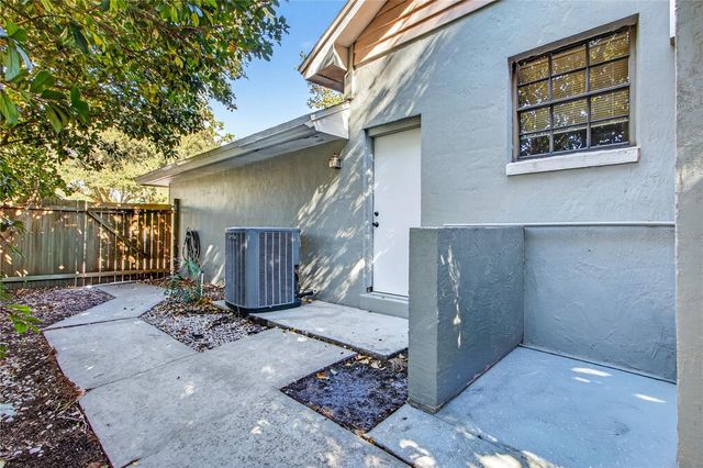 1014 WILLA LAKE CIRCLE, Oviedo, FL 32765