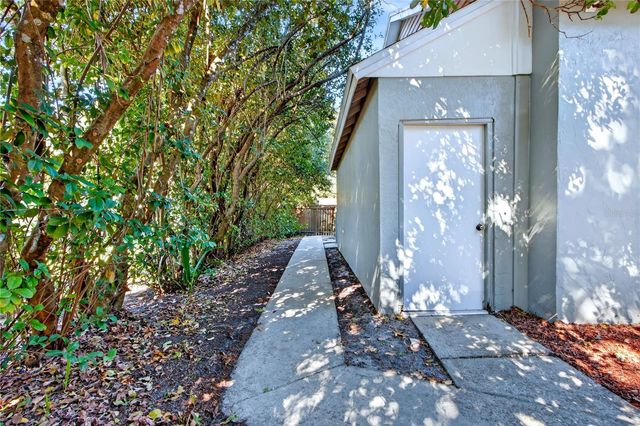 1014 WILLA LAKE CIRCLE, Oviedo, FL 32765