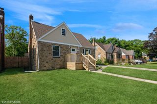 933 E 44th Place, Gary, IN 46409