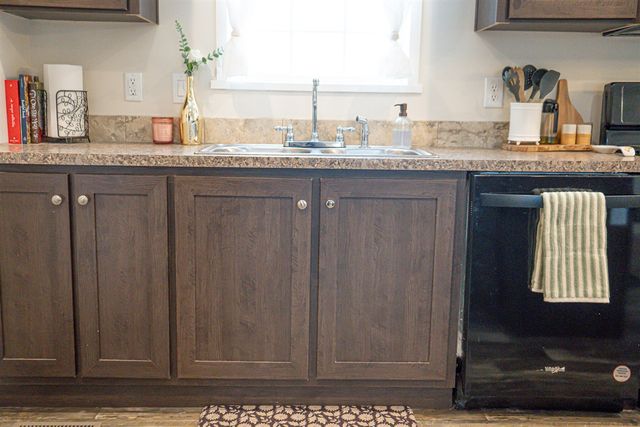 104 Evans Way, Scottville, MI 49454