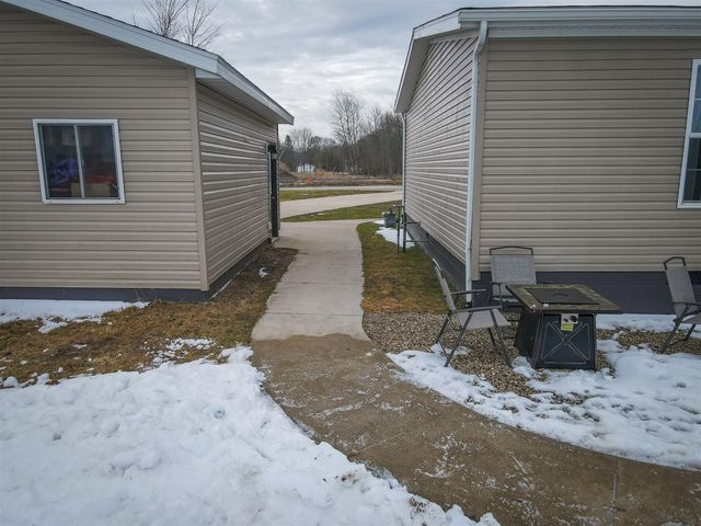 104 Evans Way, Scottville, MI 49454