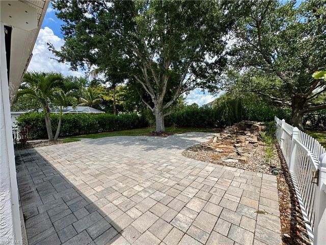 8798 Fawn Ridge DR, Fort Myers, FL 33912