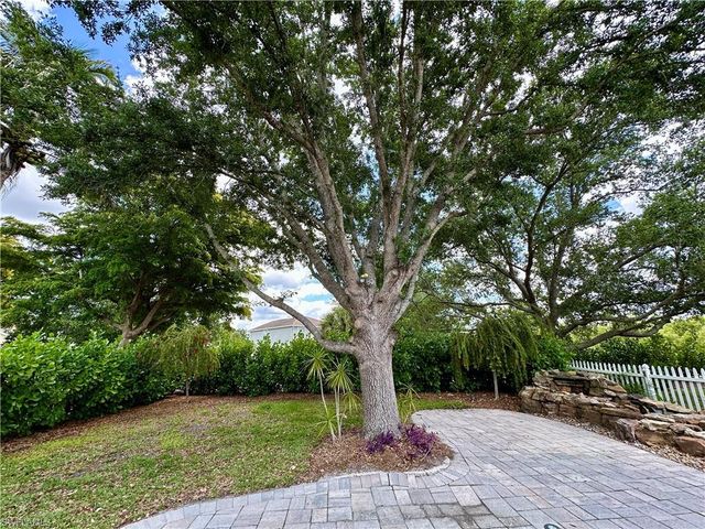 8798 Fawn Ridge DR, Fort Myers, FL 33912