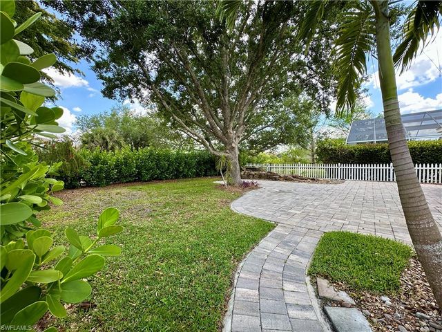 8798 Fawn Ridge DR, Fort Myers, FL 33912