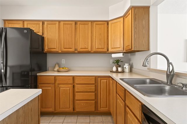 11 Hayfield Way, Henrietta, NY 14534