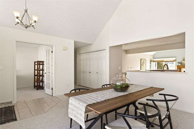 11 Hayfield Way, Henrietta, NY 14534