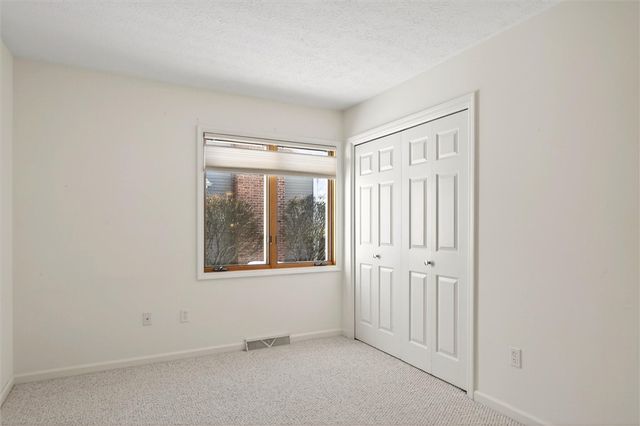 11 Hayfield Way, Henrietta, NY 14534