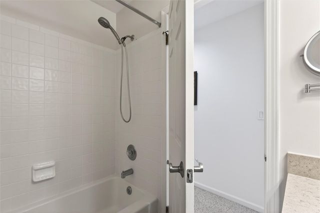 11 Hayfield Way, Henrietta, NY 14534