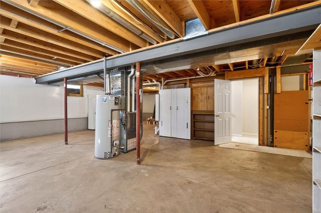 11 Hayfield Way, Henrietta, NY 14534