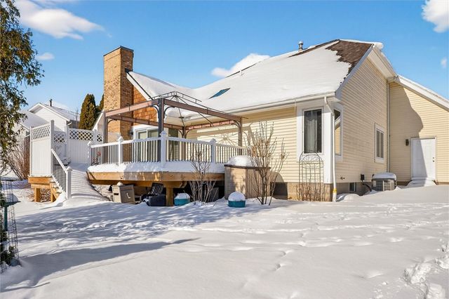 11 Hayfield Way, Henrietta, NY 14534