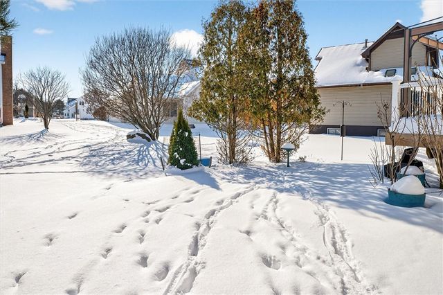 11 Hayfield Way, Henrietta, NY 14534