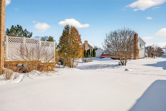 11 Hayfield Way, Henrietta, NY 14534