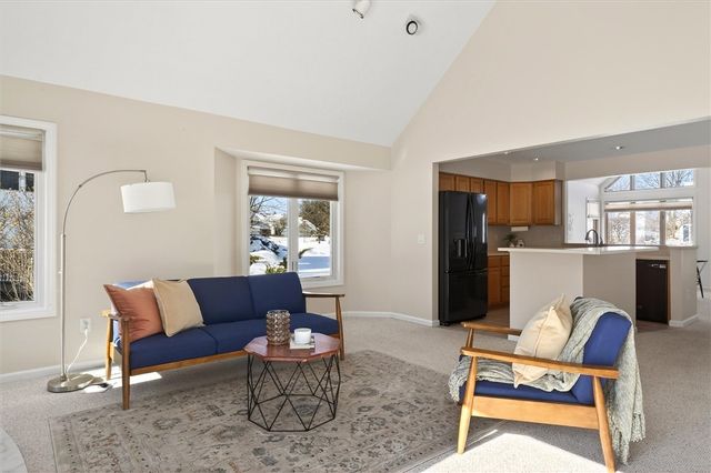 11 Hayfield Way, Henrietta, NY 14534