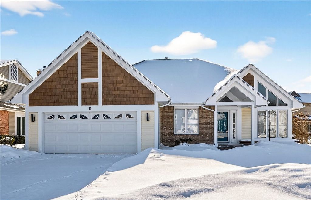 11 Hayfield Way, Henrietta, NY 14534